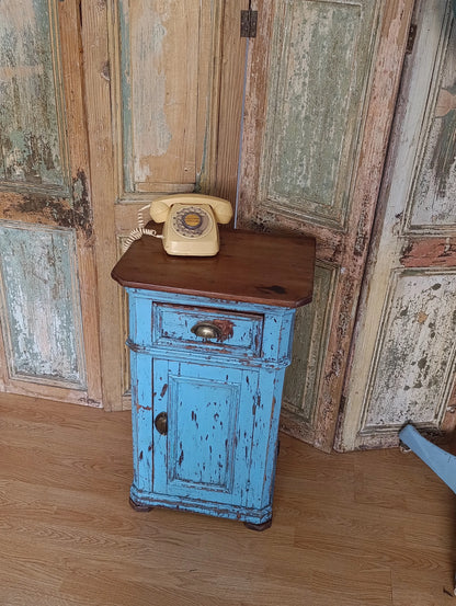 Mueble Lavamanos Vintage Celeste – Pieza única restaurada