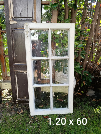 Ventana Antigua de Madera Noble Rescatada – Pieza Única con Historia | dePostigo