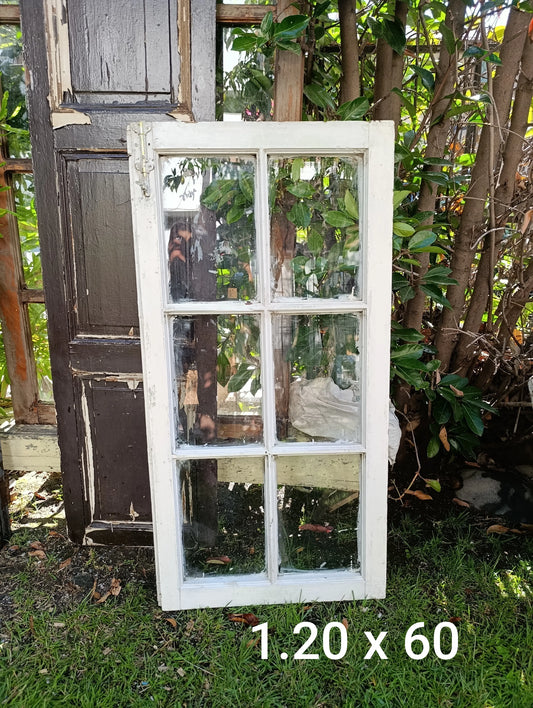 Ventana Antigua de Madera Noble Rescatada – Pieza Única con Historia | dePostigo