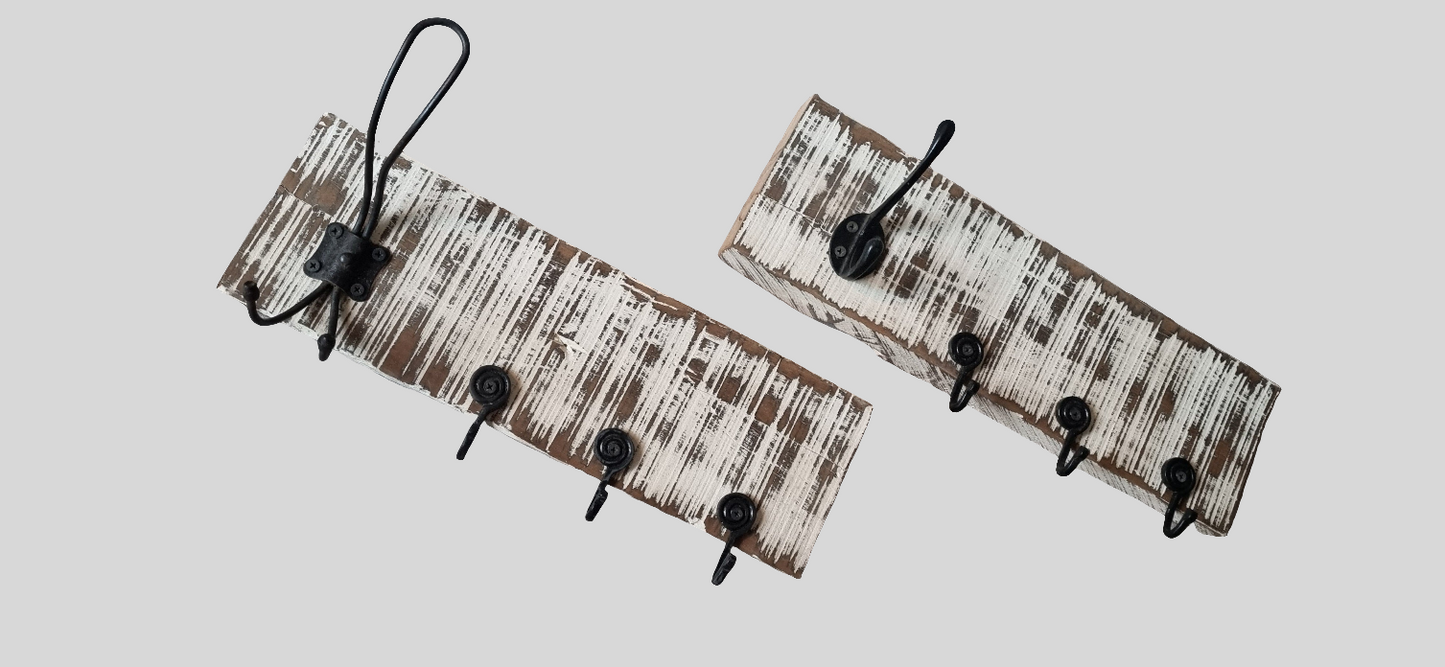 Perchero de Madera de Demolición con Ganchos Antiguos – 43 x 13 cm