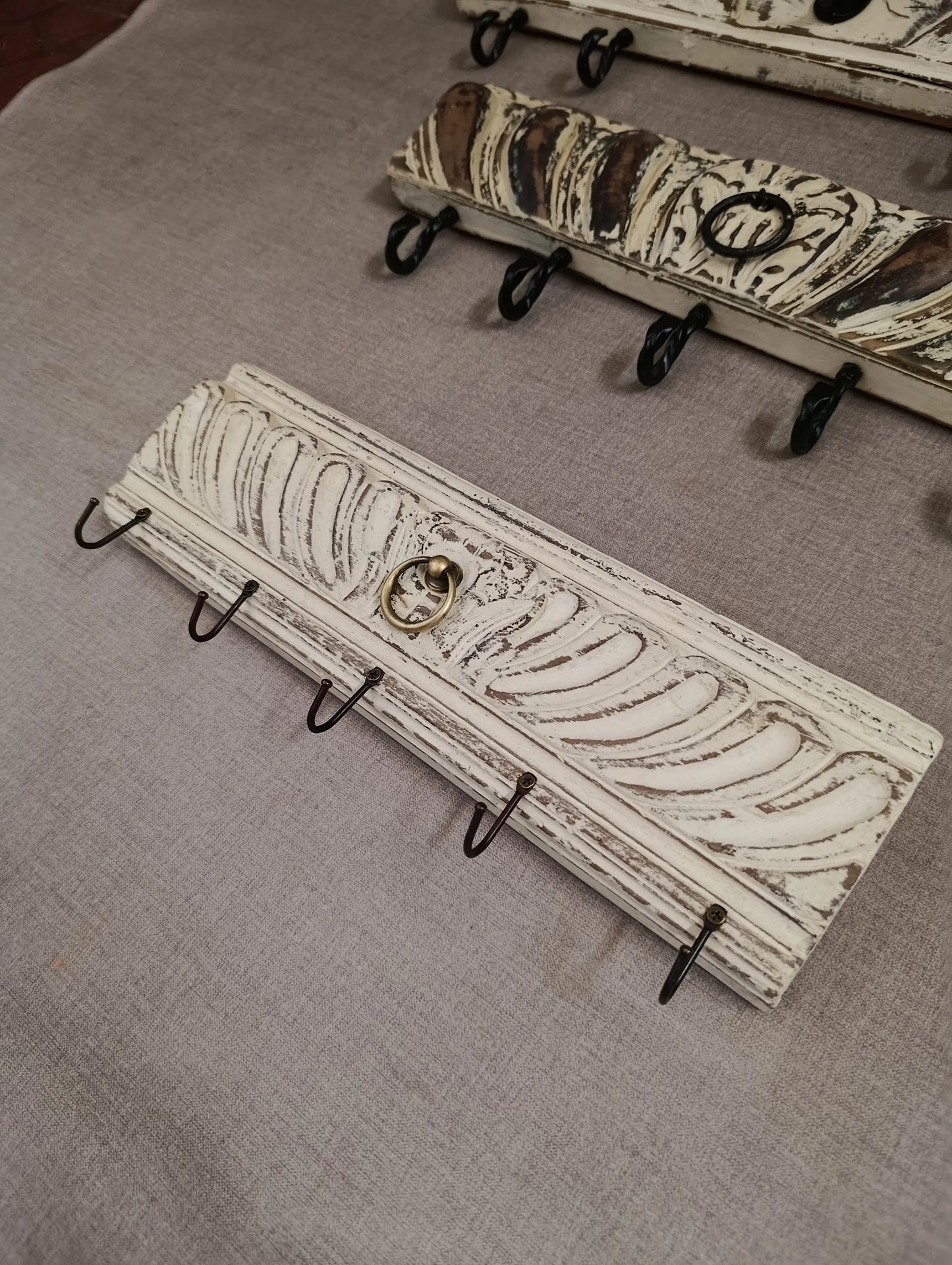 Percheros vintage tallados | Rescate de cajones antiguos