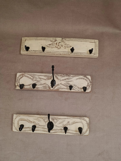 Perchero Vintage de Tapas de Cajón Rescatadas / Piezas únicas