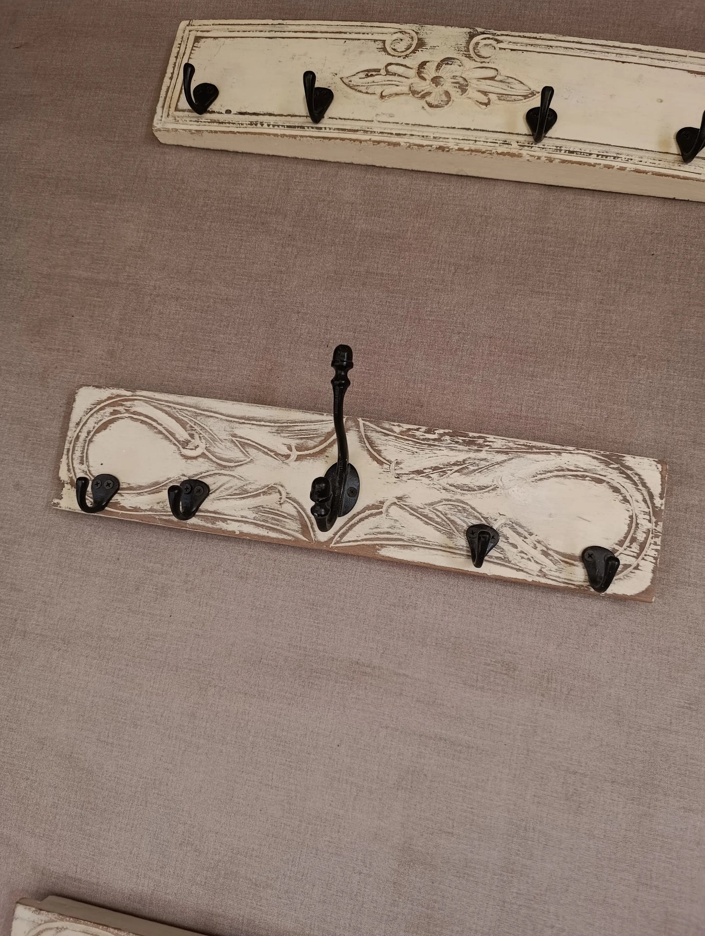 Perchero Vintage de Tapas de Cajón Rescatadas / Piezas únicas