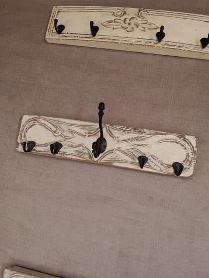 Perchero Vintage de Tapas de Cajón Rescatadas / Piezas únicas