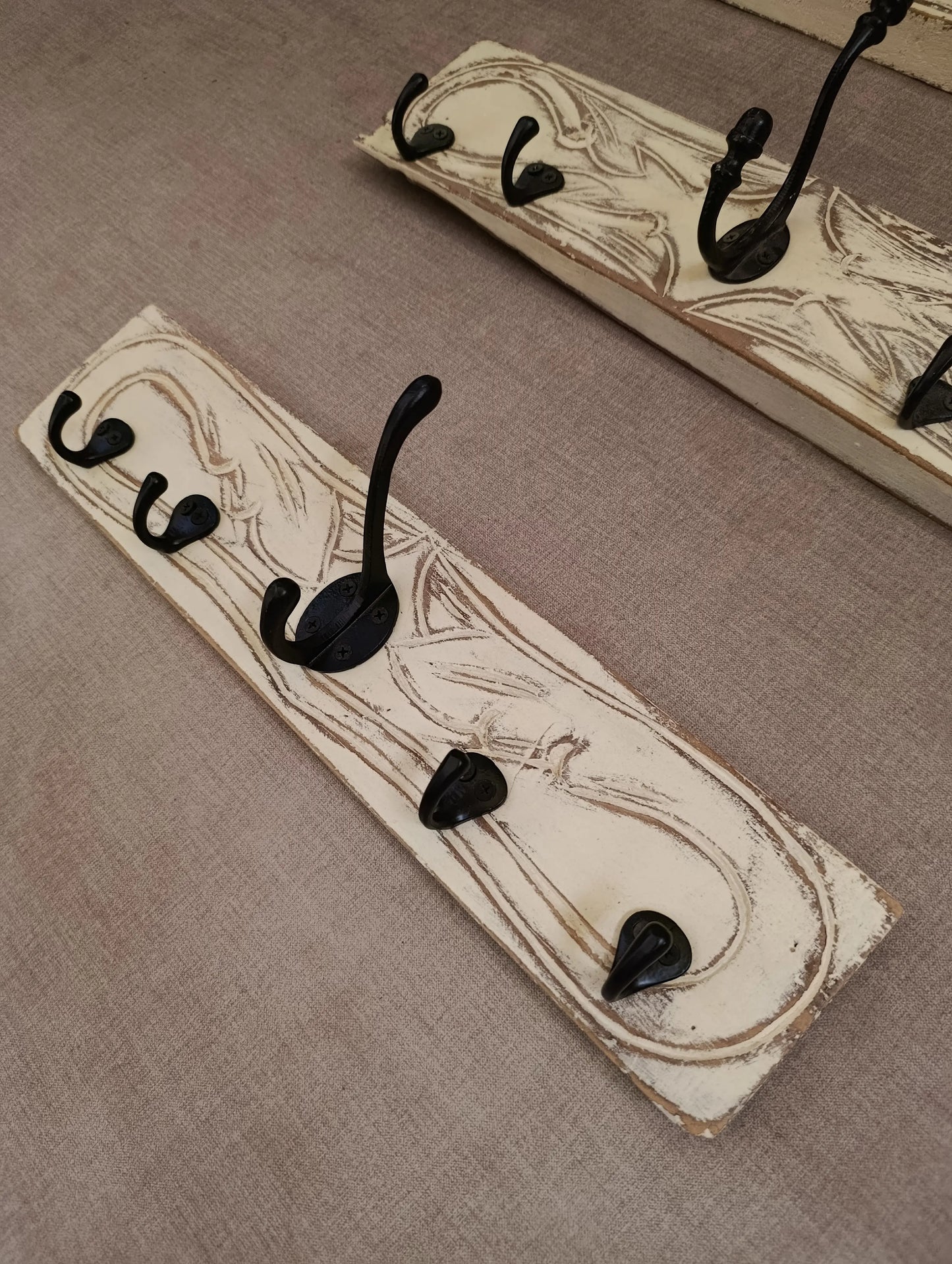 Perchero Vintage de Tapas de Cajón Rescatadas / Piezas únicas