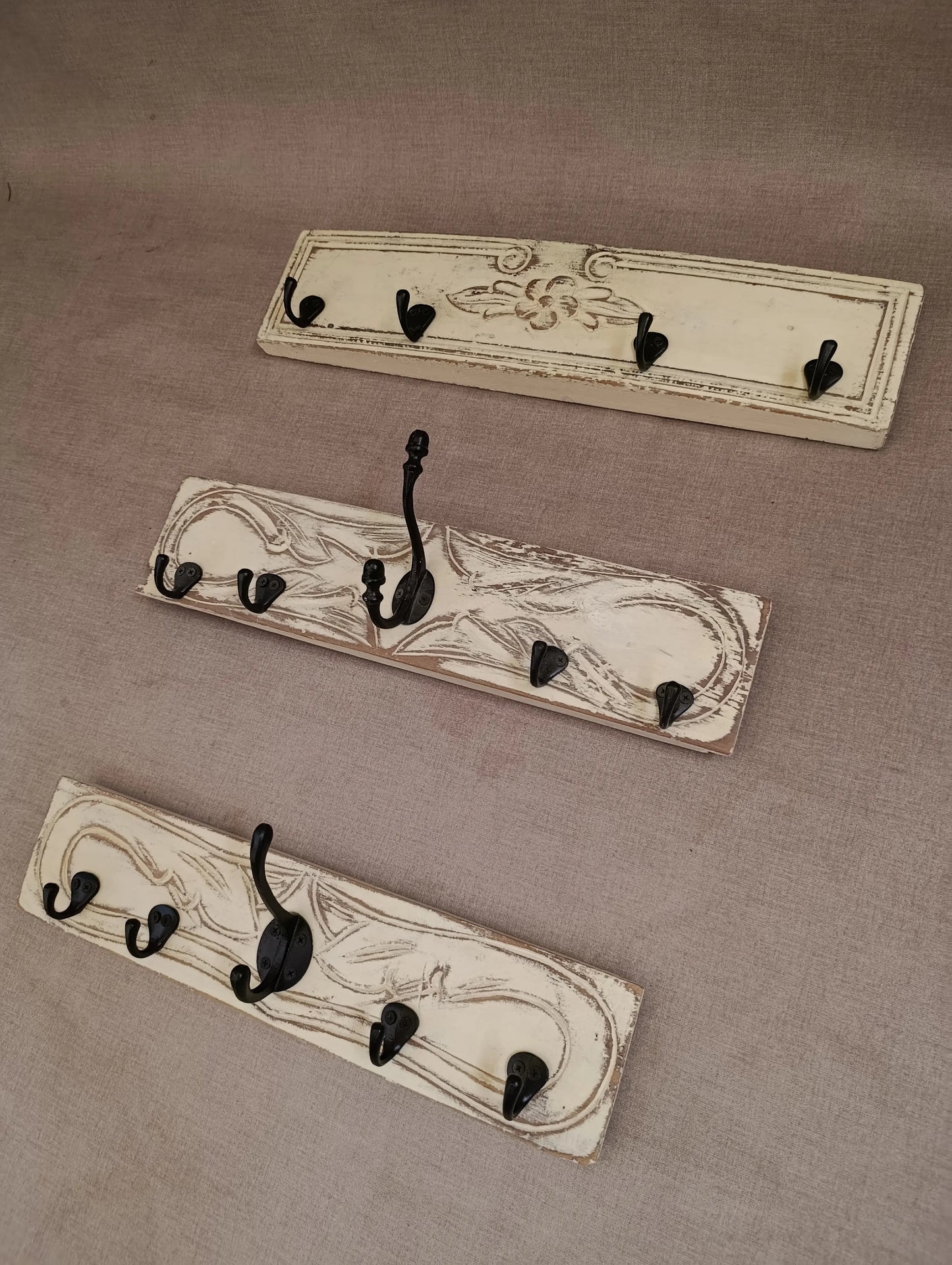 Perchero Vintage de Tapas de Cajón Rescatadas / Piezas únicas