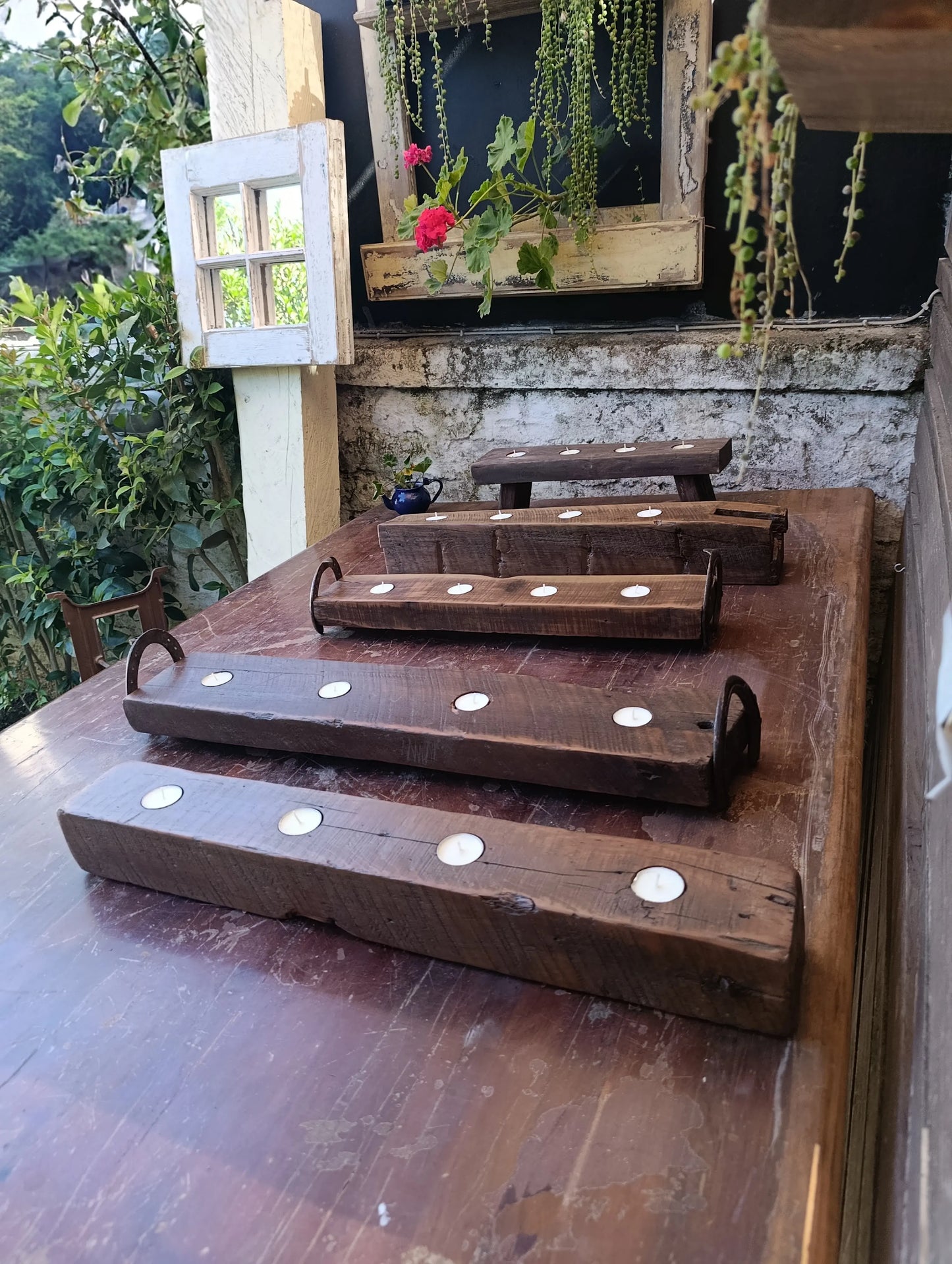 Portavelas Rústico de Madera de Demolición