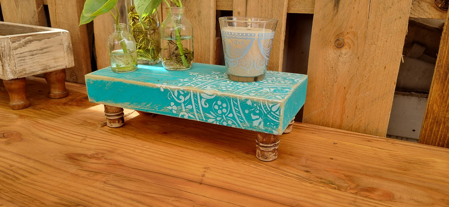 Tabla decorativa o de cocktail con patitas