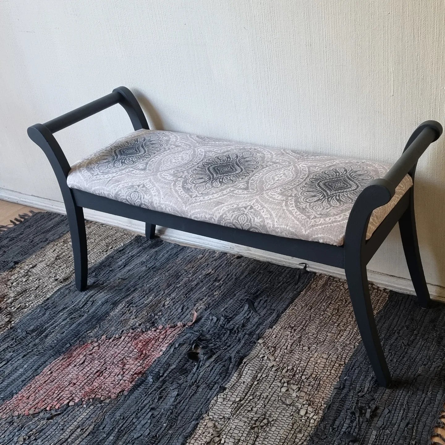 Banqueta gris oscuro