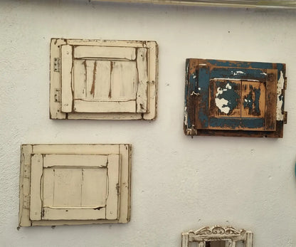 Perchero cubre automaticos hecho de postigo con puerta