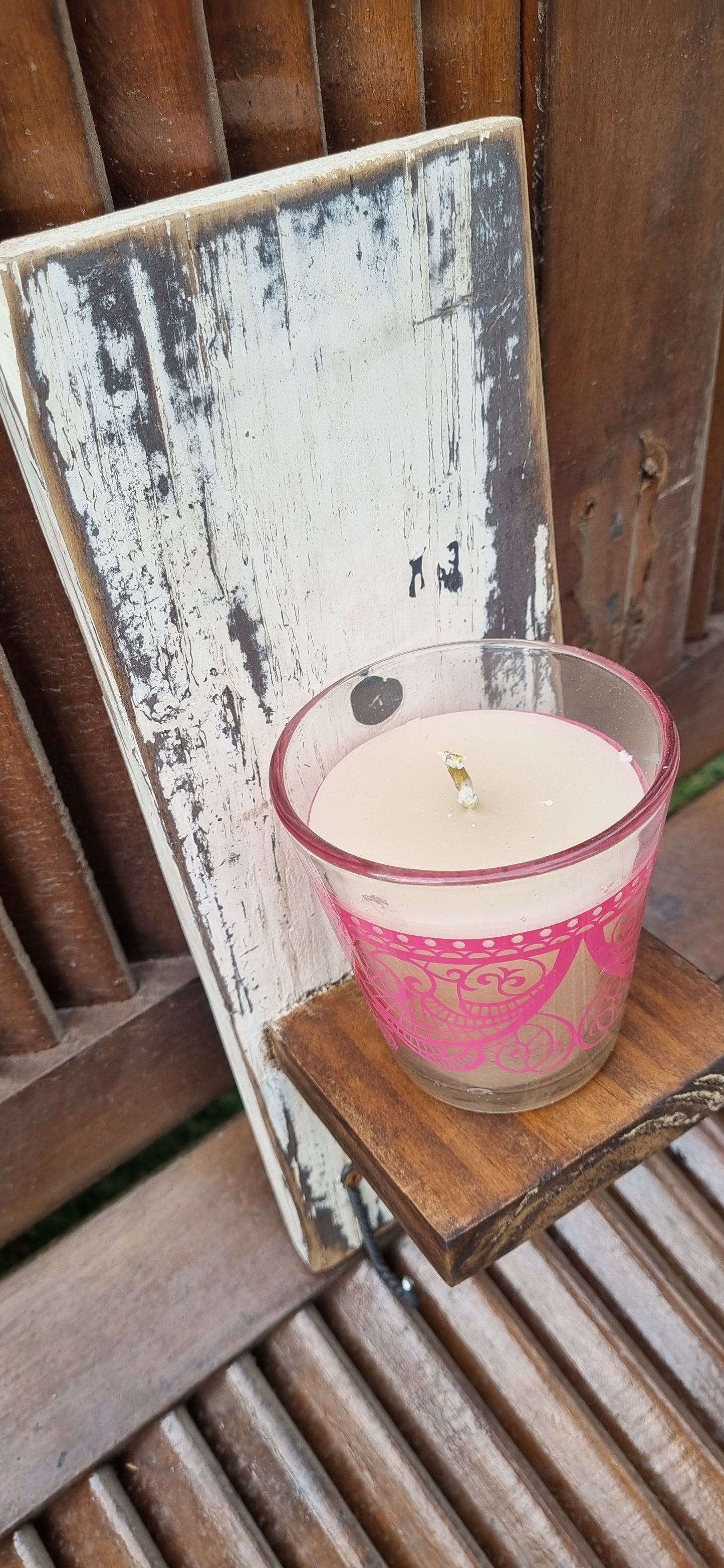 Perchero de pared para llaves y accesorios con vela aromática