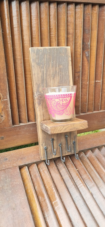 Perchero de pared para llaves y accesorios con vela aromática