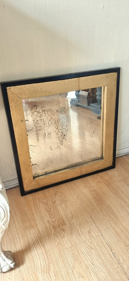 Espejo Único con Marco de Aluminio Negro y Madera Dorada