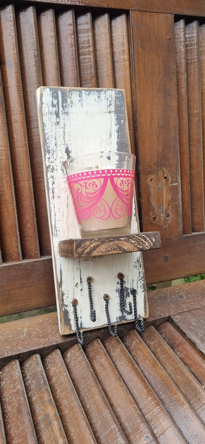 Perchero de pared para llaves y accesorios con vela aromática