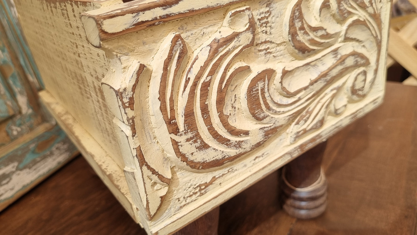Caja Vintage con Patitas