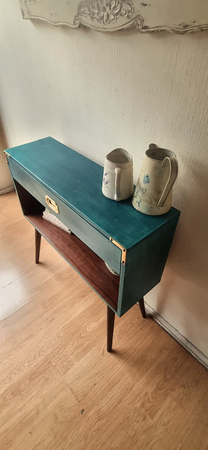Mueble Refaccionado de Estilo Vintage en Madera Reciclada