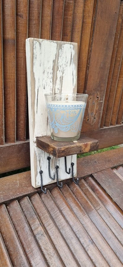 Perchero de pared para llaves y accesorios con vela aromática