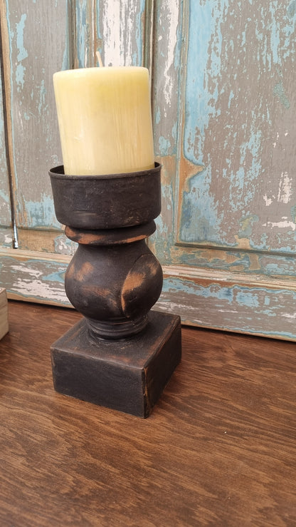 Candelabros de maderas rescatadas de muebles