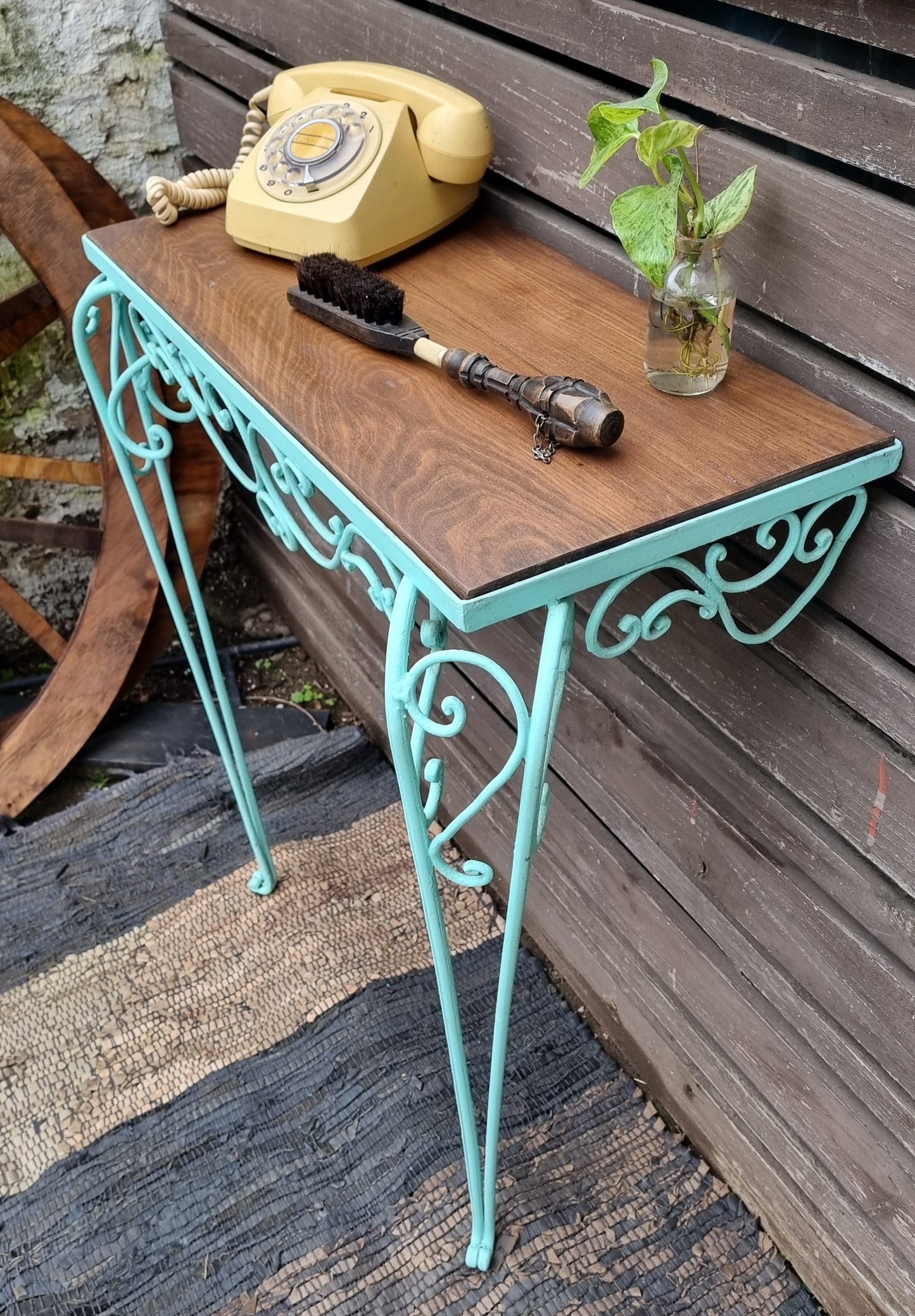 Arrimo de fierro y madera