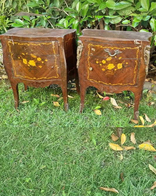 Pareja de Veladores Luis XV con Bronces Originales