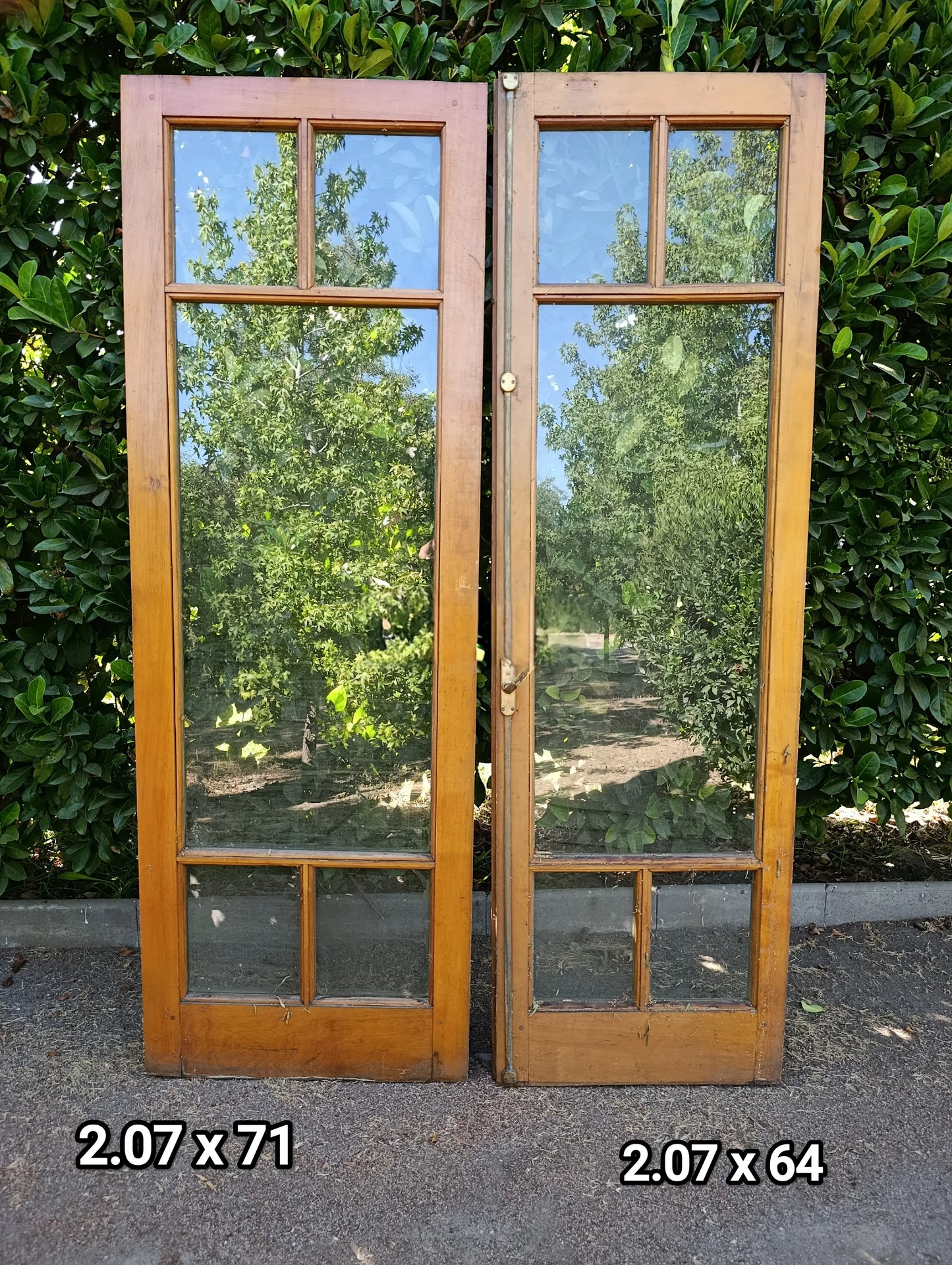 Ventana antigua de madera · Antes de volver a nacer 5 paños